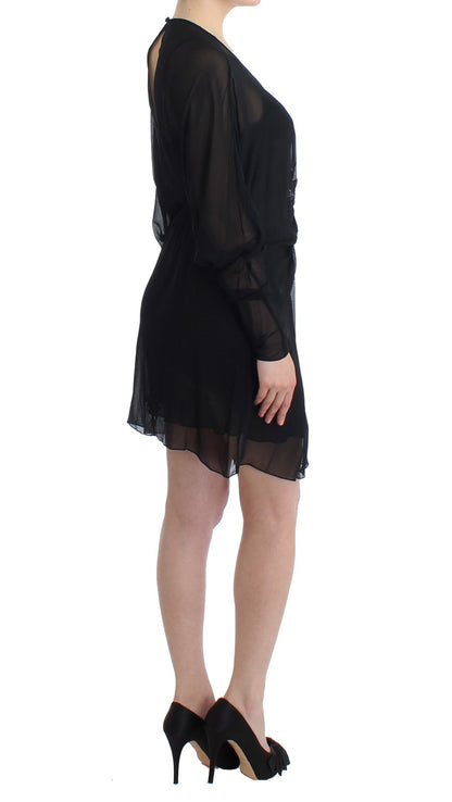 Schwarzes langärmeliges Seidenkleid