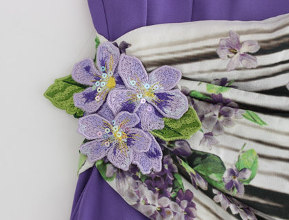 Lila langärmeliges Kleid