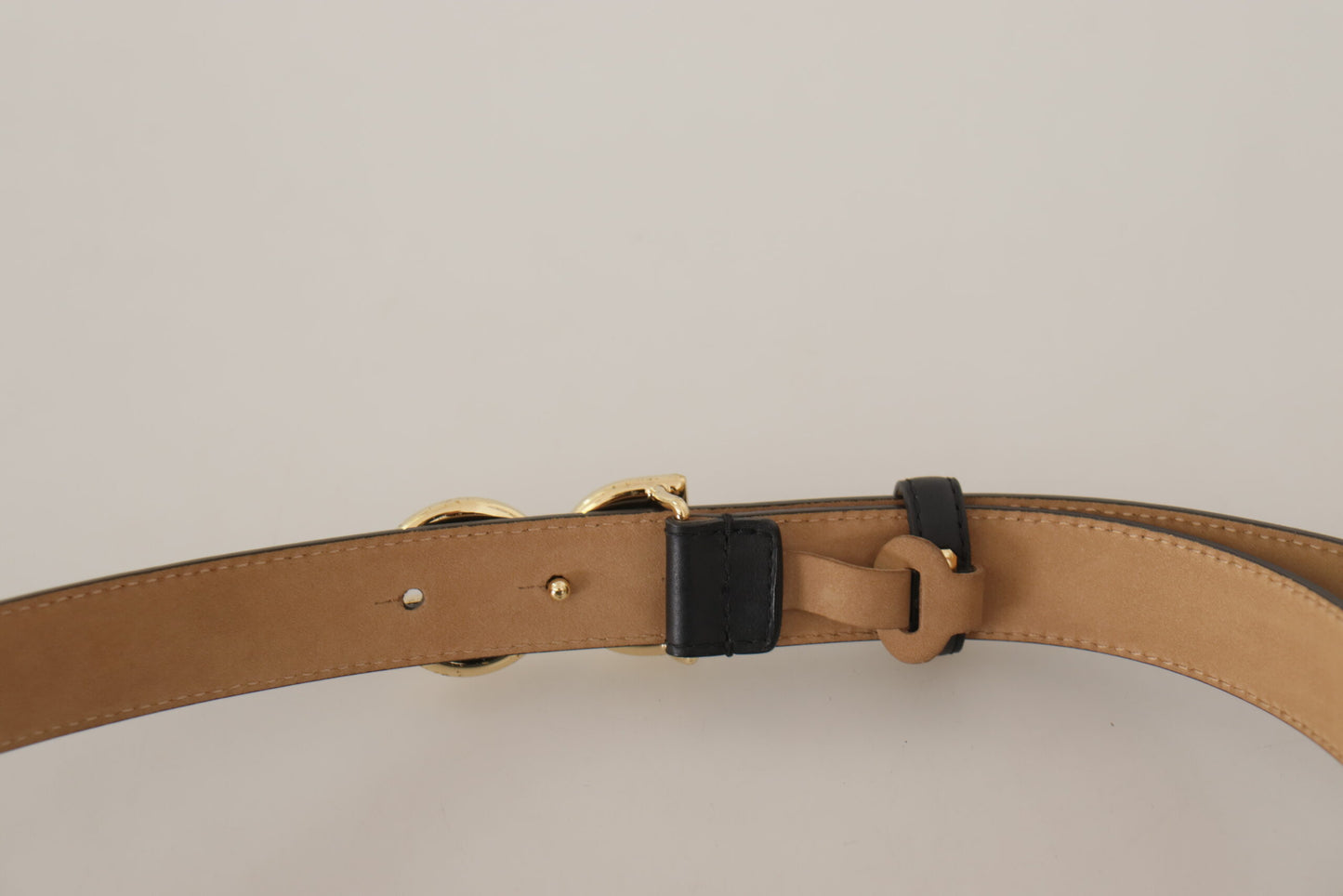 Schwarzer Leder Gürtel mit goldfarbenem DG Logo und Metallschnalle