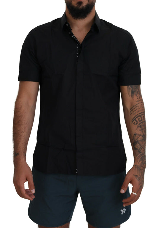 Schwarzes Baumwoll-T-Shirt mit kurzen Ärmeln und Kragen