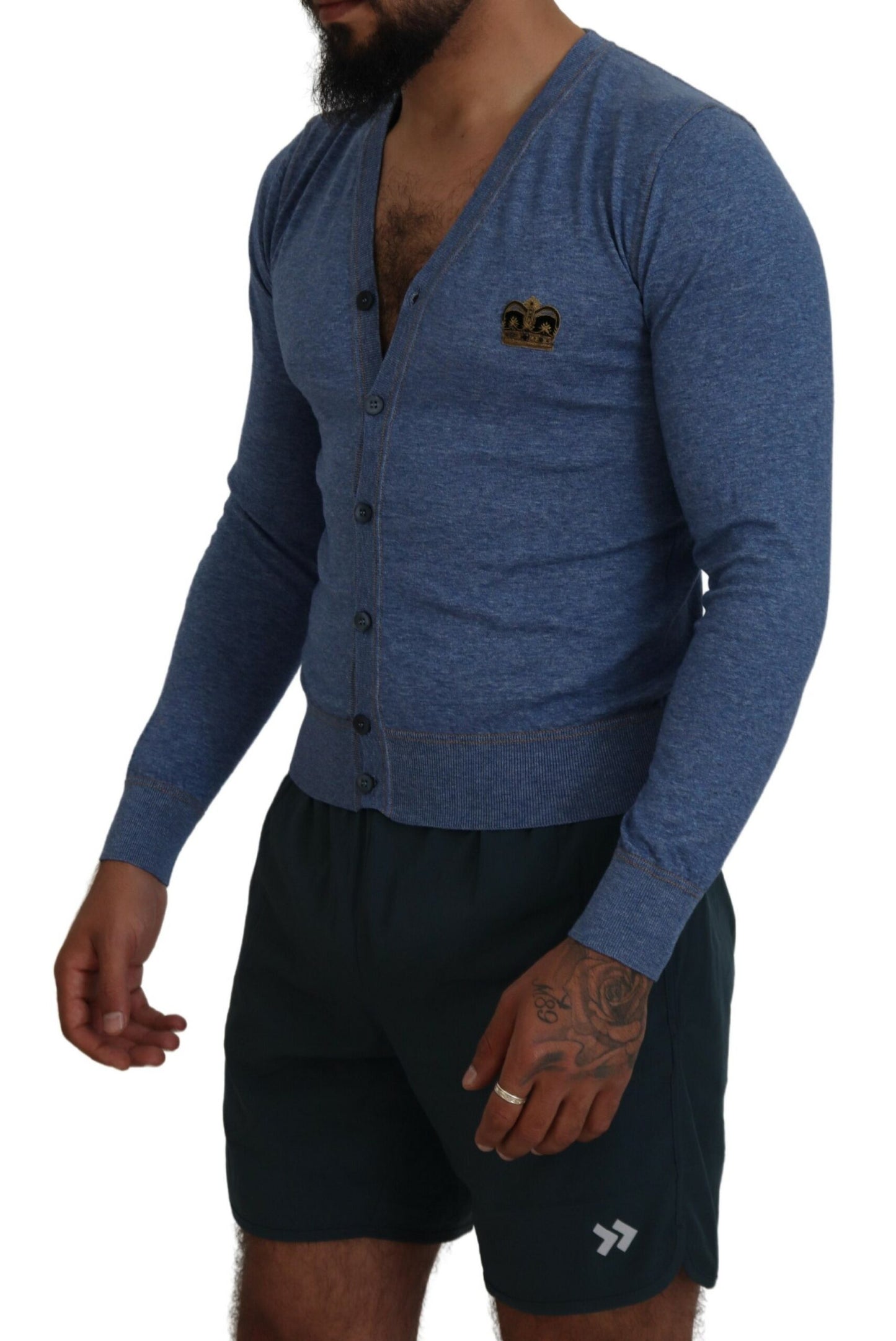 Blaue Baumwollkronen-Knopf-Strickjacke