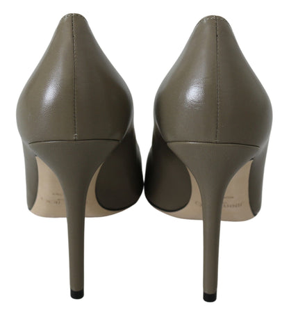 Amika Pumps aus grünem Kieselsteinleder