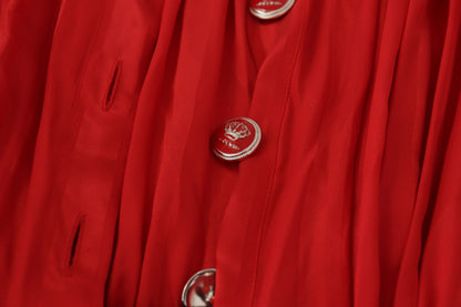 Rotes Midikleid mit Gürtel und Knopfleiste aus Satin und Seide