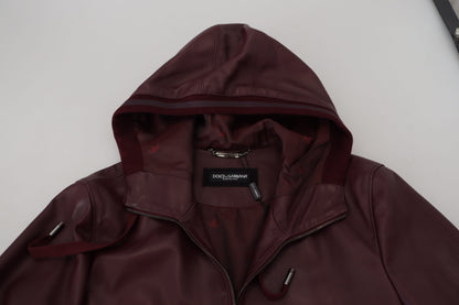 Kastanienbraune Lederjacke mit Kapuze und Reißverschluss