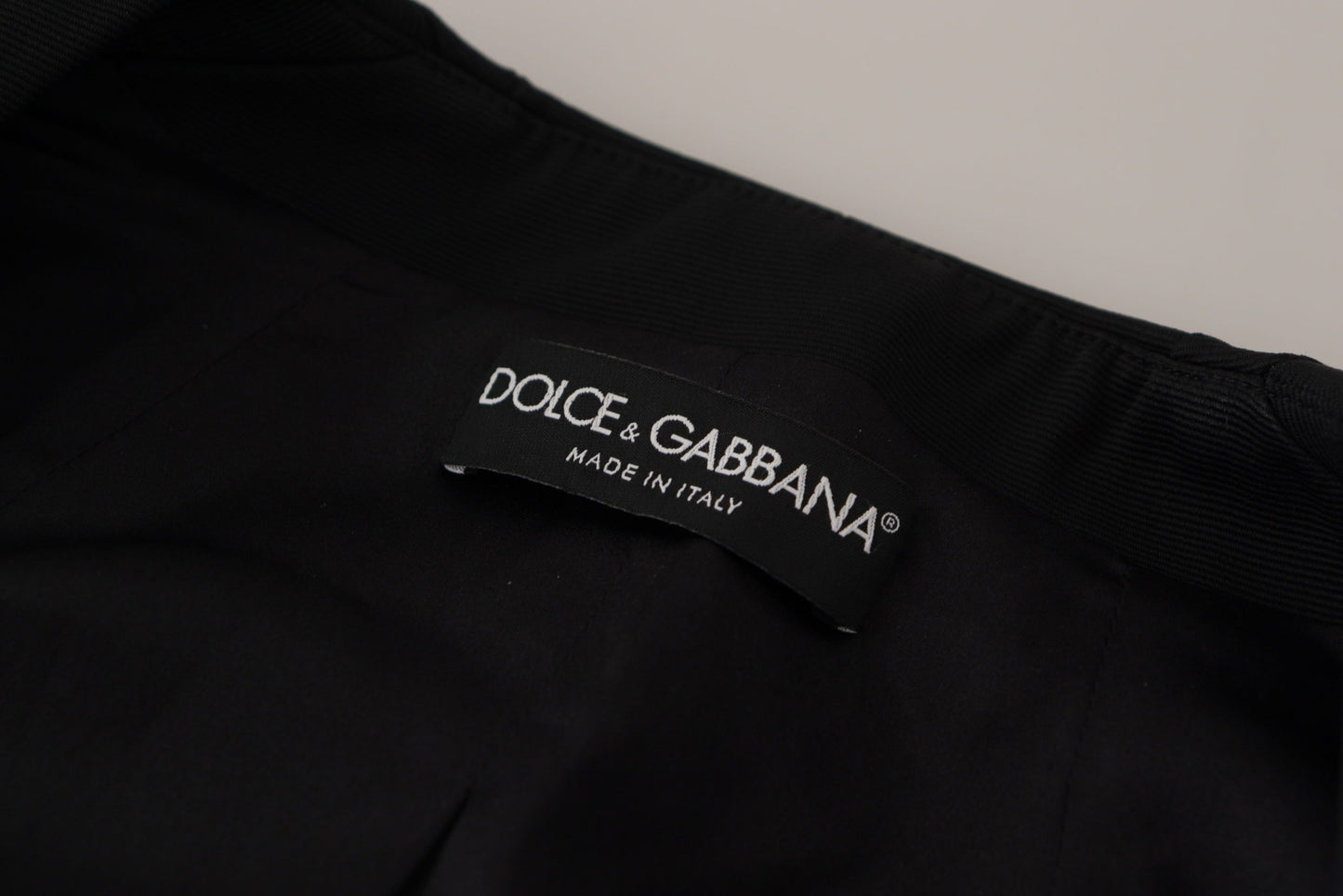 Schwarze Slim Fit Jacke mit langen Ärmeln und Schnappverschluss