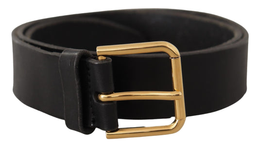 Schwarzer Leder Gürtel mit goldfarbenem Logo und Metallschnalle