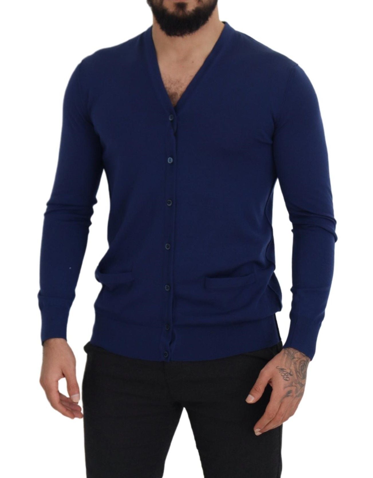 Blaue Wollstrickjacke mit V-Ausschnitt und Knopfleiste