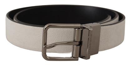 Weißer Leder-Gürtel mit Silber-Gravur