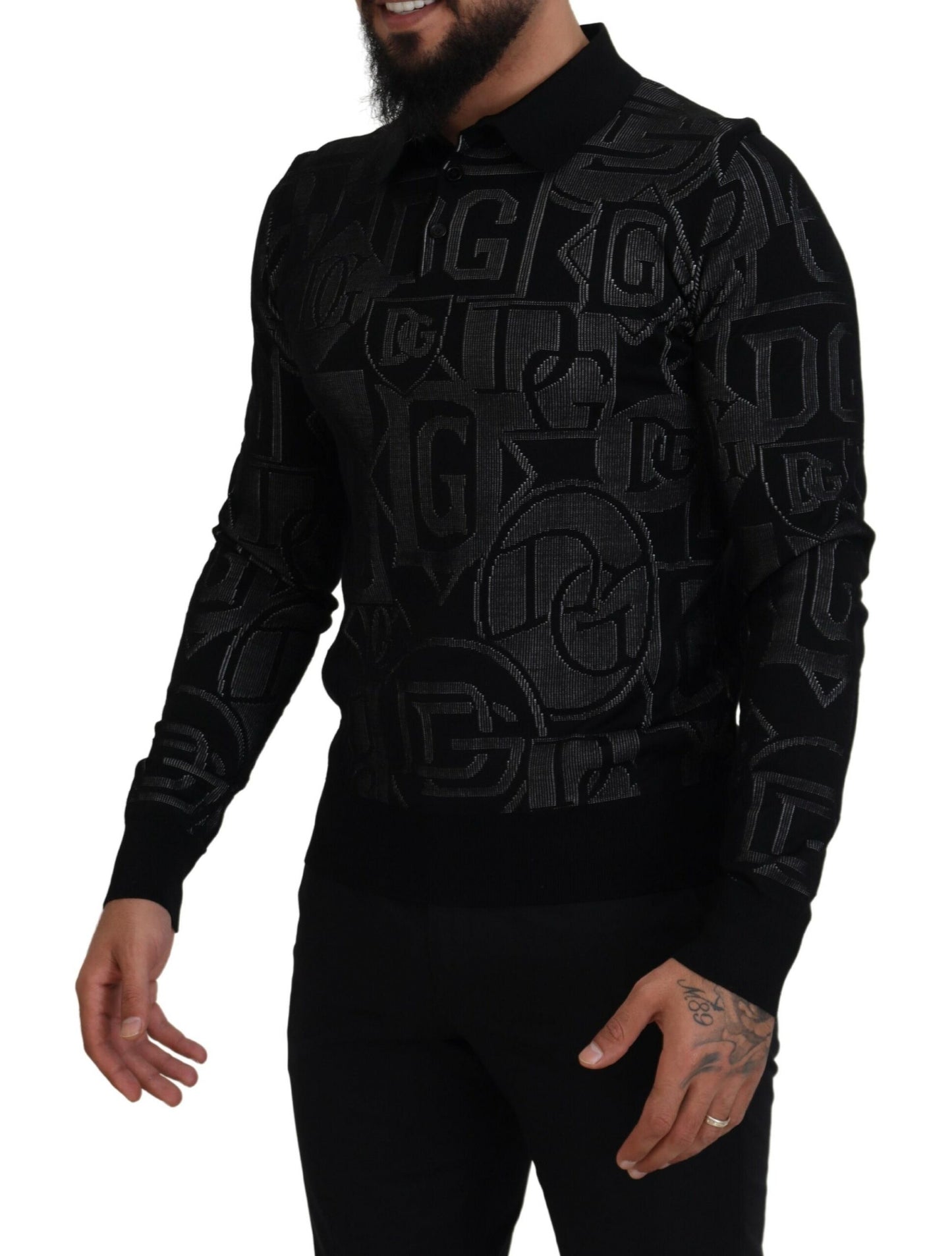 Schwarzer Seidenpullover mit Logo-Kragen