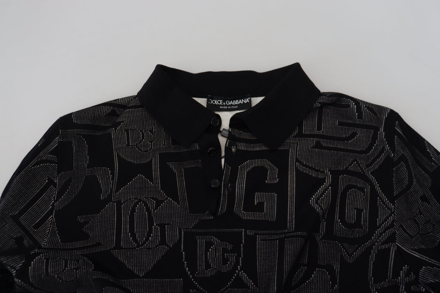 Schwarzer Seidenpullover mit Logo-Kragen