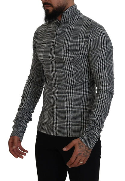 Grauer karierter Pullover mit schmalem Rollkragen