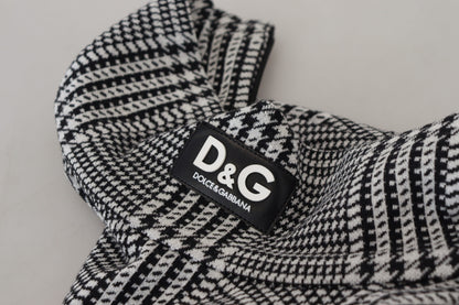 Grauer karierter Pullover mit schmalem Rollkragen