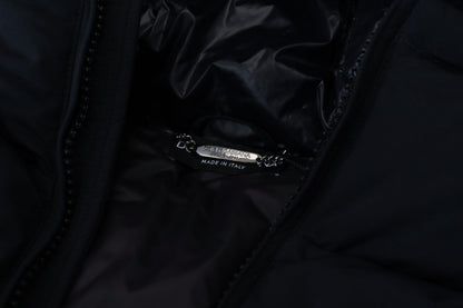 Schwarze Polyester Jacke mit Kapuze und kurzen Ärmeln