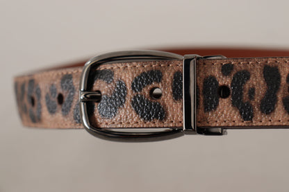 Brauner Gürtel mit Leopardenprägung und Lederschnalle