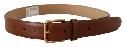 Brauner Leder Gürtel mit polierter goldener Metallschnalle