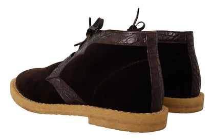 Braune Samtstiefel aus exotischem Leder