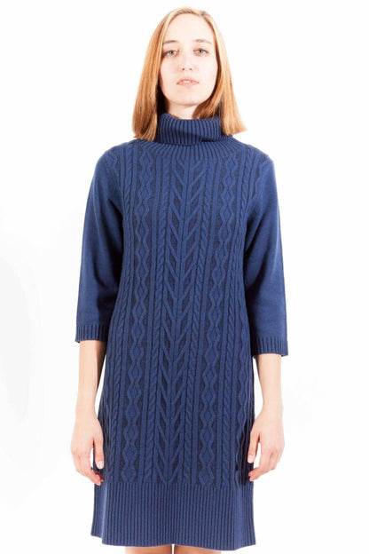 Blaues Kleid aus Wolle
