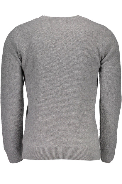 Grauer Pullover aus Wolle