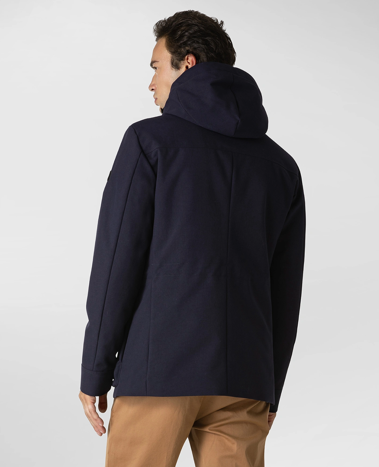 Blaue Polyamid-Jacke