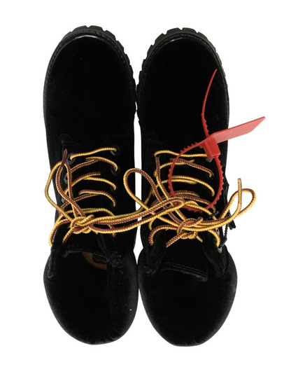 Schwarzer Lederstiefel