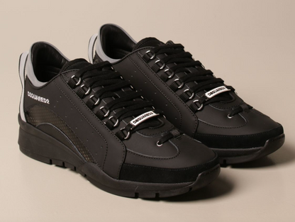 Schwarze Leder-Sneakers