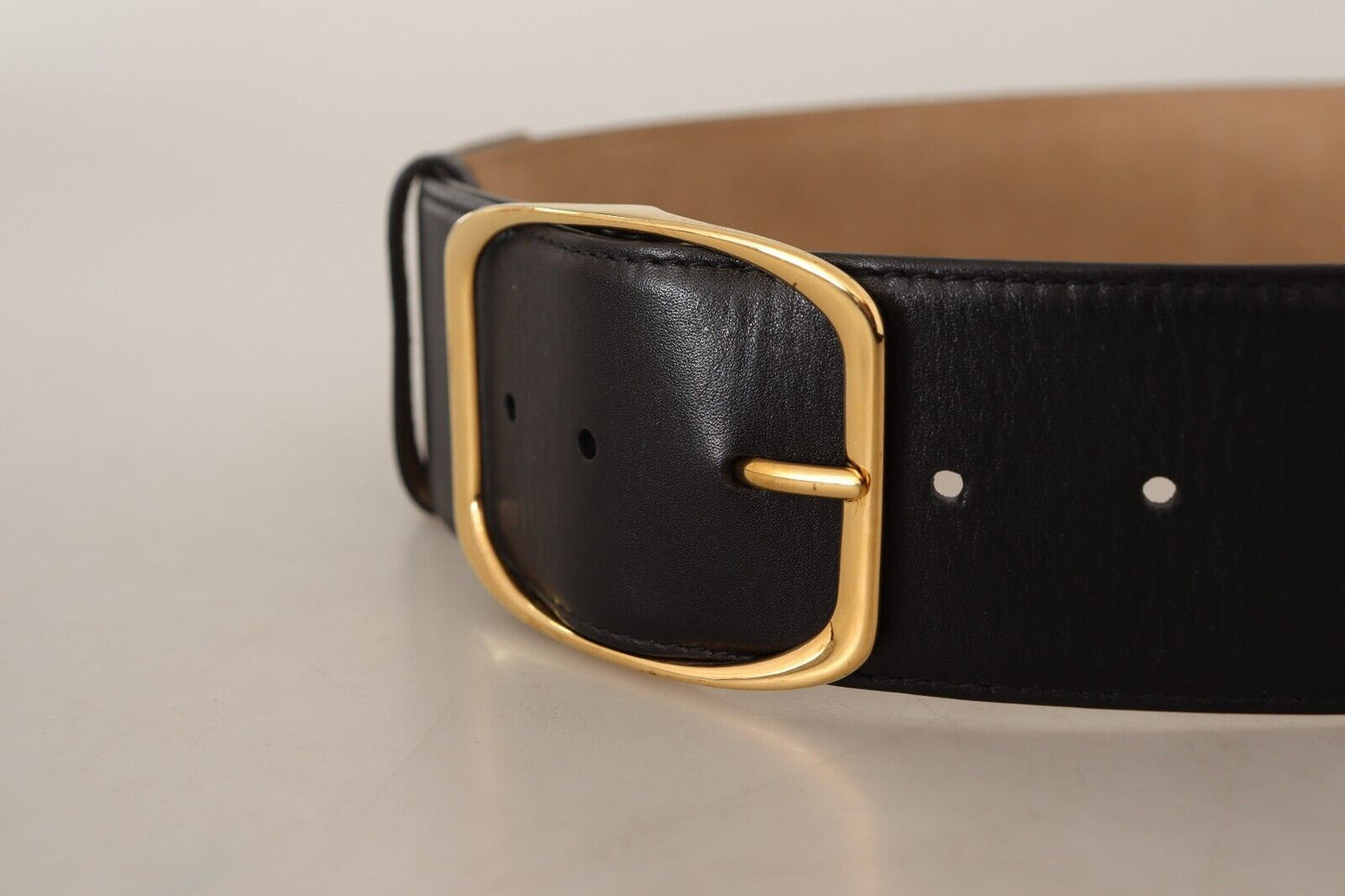 Schwarzes Leder Gold Metall Quadratische Schnalle Gürtel