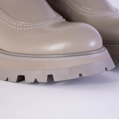 Graue Chelsea-Stiefel aus Leder
