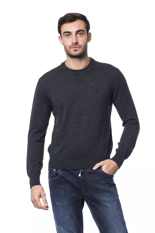 Grauer Pullover aus Merinowolle