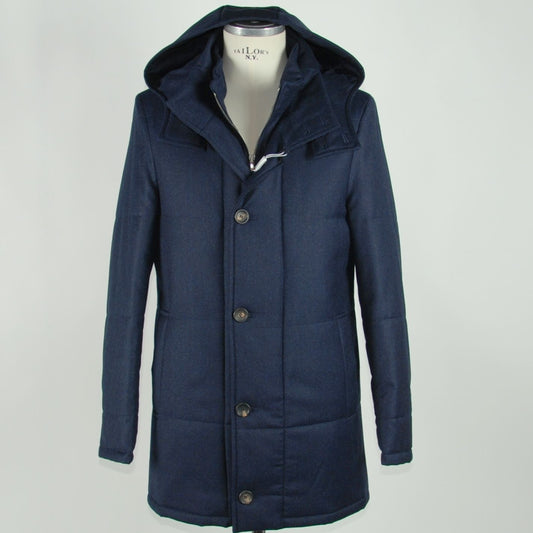 Blaue Wolljacke
